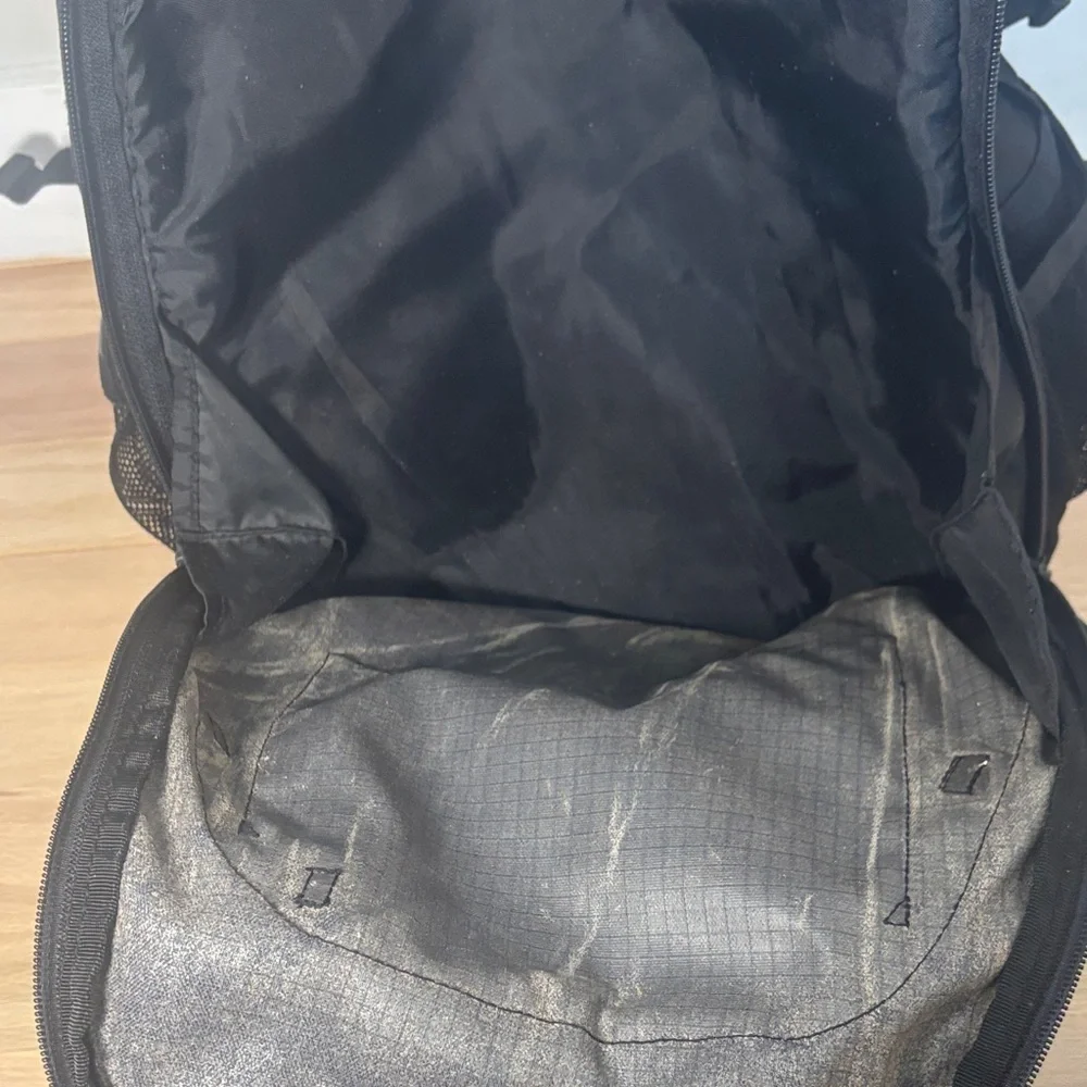 Eddie Bauer Vintage 2004 Black and Dark Gray Backpack -GB1sku